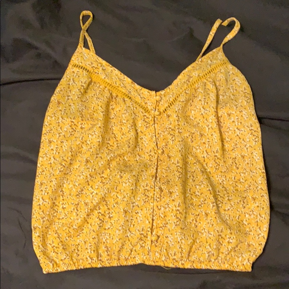 Cute yellow top! - Picture 1 of 3